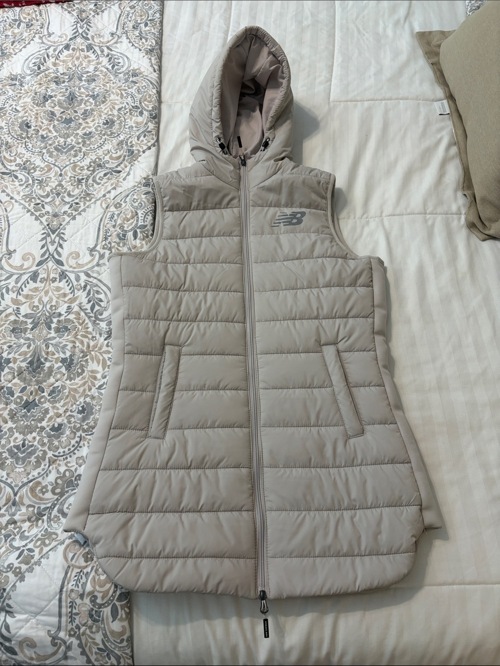 New Balance Women's Hooded Puffer Vest - Taupe Beige